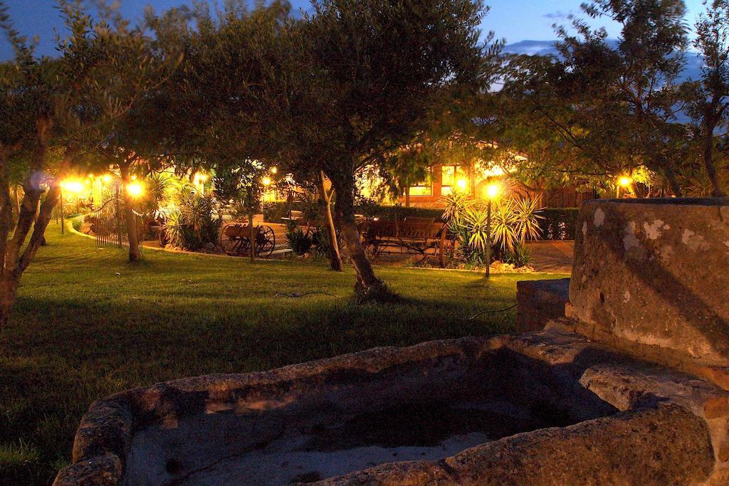 Agriturismo Posta Guevara Castelluccio dei Sauri Exterior foto